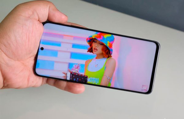 Huawei Nova 12i: обзор недорогого смартфона с большим дисплеем и камерой 108 Мп