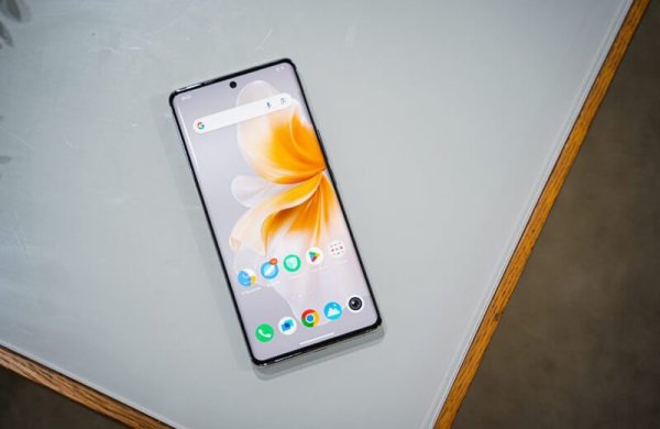 Обзор Vivo V30e: идеального среднего смартфона для съёмки портретов