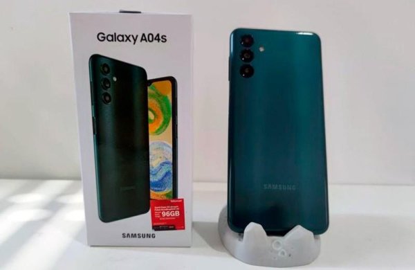 Обзор Galaxy A04s: самого дешёвого смартфона Samsung для базовых задач