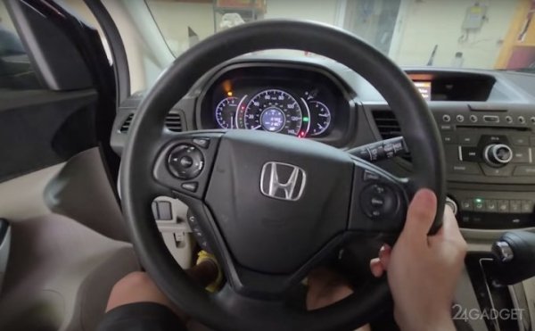 Геймер превратил Honda CR-V в игровой контроллер для Need for Speed Underground (4 фото + видео)